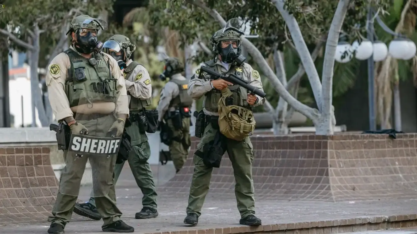 Mỹ rút Vệ binh Quốc gia khỏi Chicago, Los Angeles và Portland